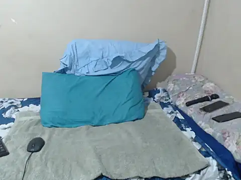 SexyLipss  online show from April 21, 2026, 5:41 pm