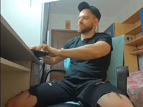 Snapshot of Ryanstone_ chatting on December 15, 2025, 5:13 am Ryanstone online show from December 15, 2025, 5:13 am