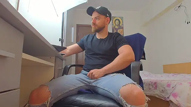 Ryanstone  online show from May 13, 2026, 3:24 am