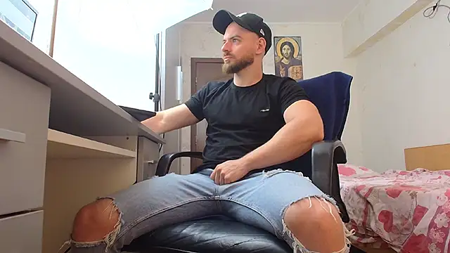 Ryanstone  online show from June 3, 2026, 4:24 am