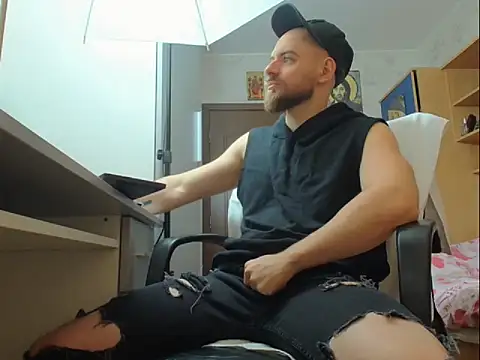 Snapshot of Ryanstone_ chatting on November 20, 2025, 6:36 am Ryanstone online show from November 20, 2025, 6:36 am