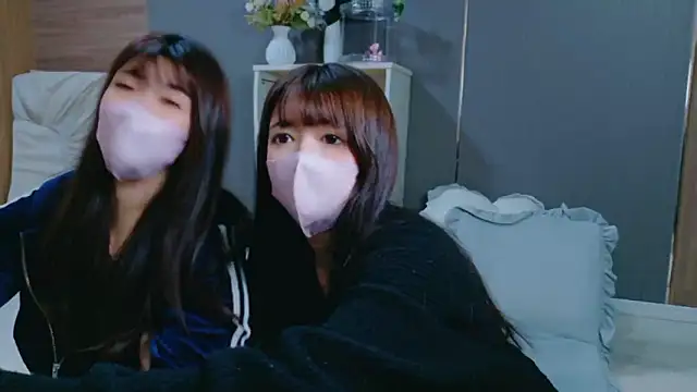 oto-X-cup online show from November 9, 2025, 11:47 am