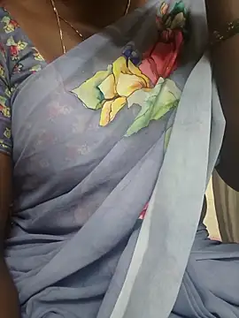 hyd couple7878 online show from December 3, 2025, 5:12 pm