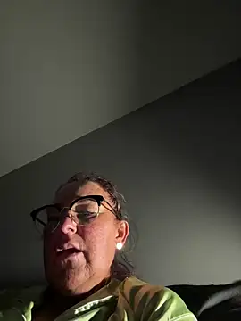 Snapshot of Angel-LinaX chatting on January 7, 2026, 12:37 am Angel-LinaX online show from January 7, 2026, 12:37 am