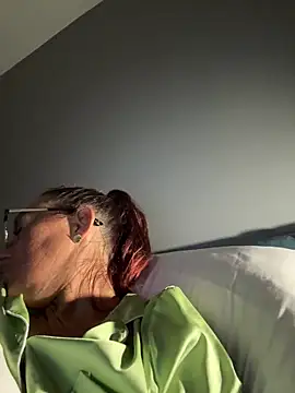 Snapshot of Angel-LinaX chatting on February 9, 2026, 10:19 pm Angel-LinaX online show from February 9, 2026, 10:19 pm