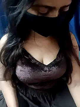 Aarti909090 online show from February 22, 2026, 2:41 pm