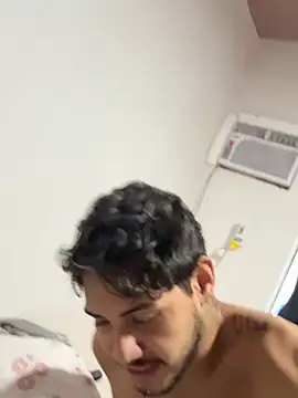 meninadeparis online show from April 6, 2026, 7:59 pm