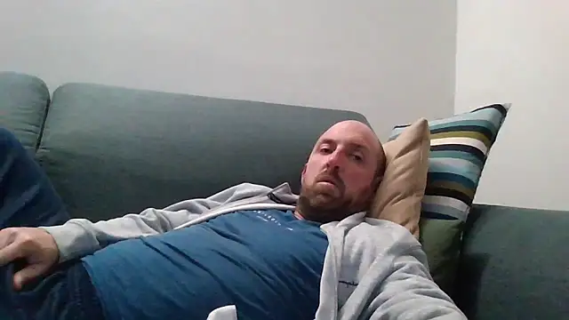 luca beech88 online show from April 22, 2026, 6:25 pm