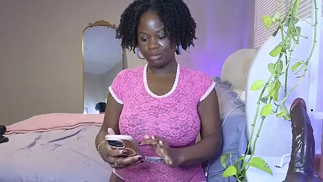 ladiosa selene online show from November 7, 2025, 12:59 am