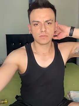 Snapshot of daniel_collins chatting on December 2, 2025, 4:25 am daniel collins online show from December 2, 2025, 4:25 am