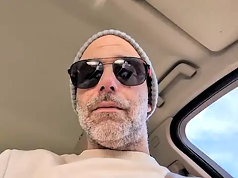 Snapshot of casalhottuga chatting on November 9, 2025, 2:10 pm casalhottuga online show from November 9, 2025, 2:10 pm