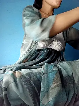 Saniya76 online show from November 24, 2025, 4:07 pm