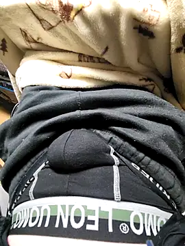 yuyuyu23565 online show from November 24, 2025, 12:38 pm