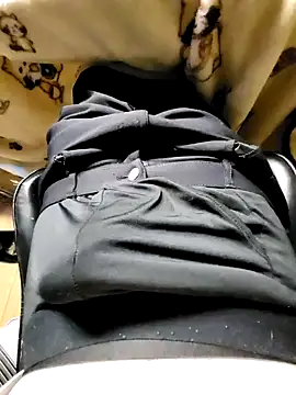 yuyuyu23565 online show from November 22, 2025, 7:07 am