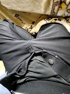 yuyuyu23565 online show from November 23, 2025, 10:03 am