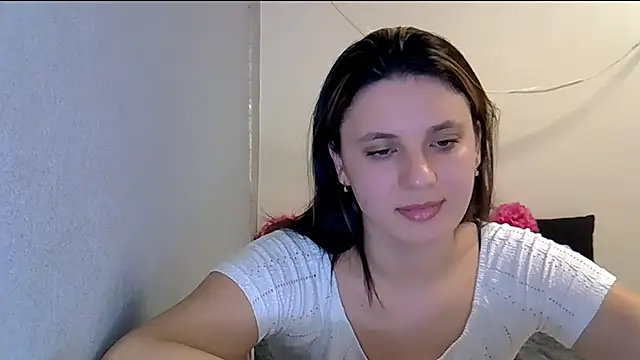 Snapshot of KiraHoney chatting on March 6, 2026, 7:53 pm KiraHoney online show from March 6, 2026, 7:53 pm