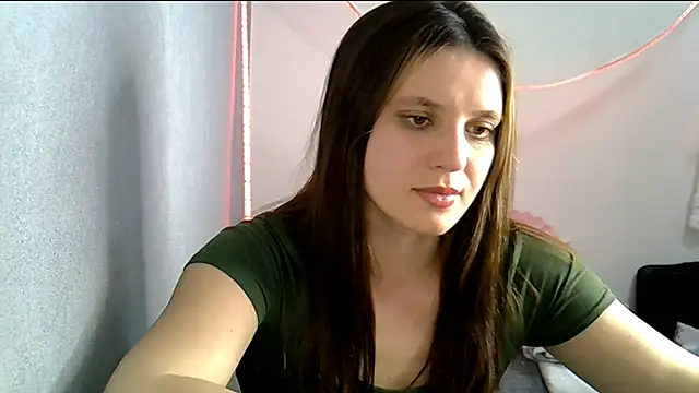 Snapshot of KiraHoney chatting on March 27, 2026, 8:32 pm KiraHoney online show from March 27, 2026, 8:32 pm