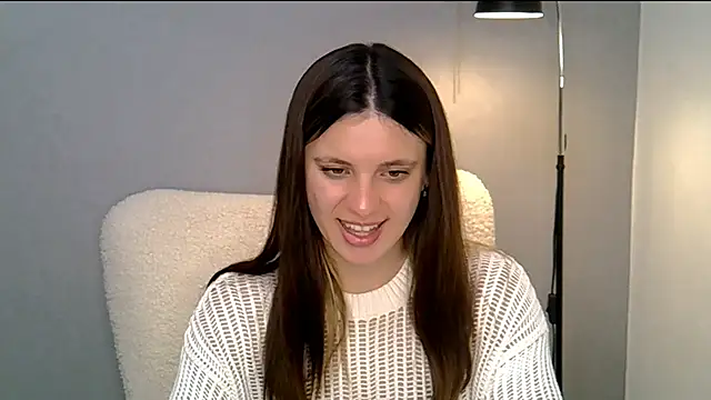 KiraHoney online show from May 11, 2026, 8:06 pm