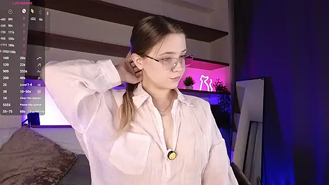 Snapshot of JeanToh chatting on March 10, 2026, 3:27 pm JeanToh online show from March 10, 2026, 3:27 pm