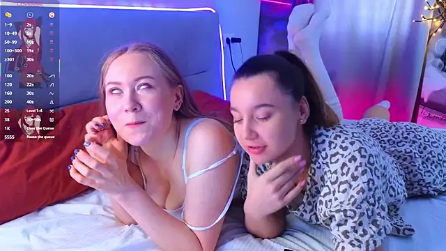 Snapshot of LauriePerez chatting on February 18, 2026, 8:55 am LauriePerez online show from February 18, 2026, 8:55 am