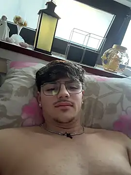 Snapshot of Lxx001@xh chatting on November 5, 2025, 2:42 pm Lxx001xh online show from November 5, 2025, 2:42 pm