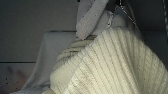 Snapshot of charm__me chatting on February 16, 2026, 10:07 pm charm me online show from February 16, 2026, 10:07 pm