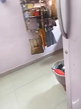 Snapshot of Lailamajnu1996 chatting on February 20, 2026, 5:15 am Lailamajnu1996 online show from February 20, 2026, 5:15 am