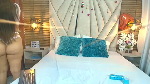 Snapshot of KimberlyFox_t chatting on January 6, 2026, 7:40 pm KimberlyFox t online show from January 6, 2026, 7:40 pm