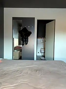 LunaBlondiee online show from November 28, 2025, 7:52 am