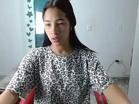 Tifanny wett online show from November 13, 2025, 12:31 pm