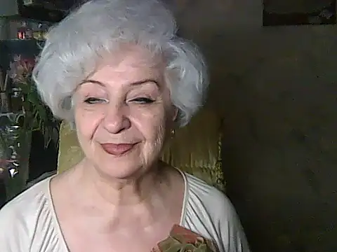 ValeriaKroww online show from May 15, 2026, 4:43 am