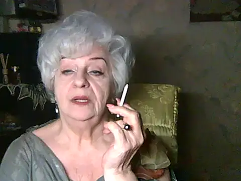 ValeriaKroww online show from May 27, 2026, 5:42 pm