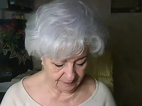 ValeriaKroww online show from May 4, 2026, 5:44 am