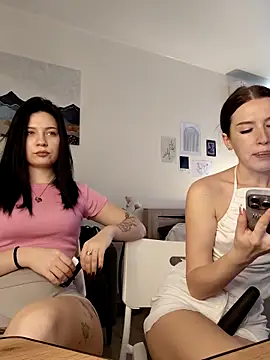 Snapshot of MelissaPinkiss chatting on February 22, 2026, 11:23 am MelissaPinkiss online show from February 22, 2026, 11:23 am