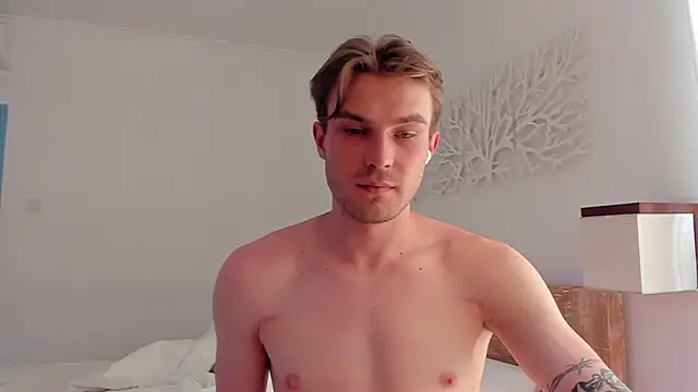 DanteRay online show from March 17, 2026, 5:43 am