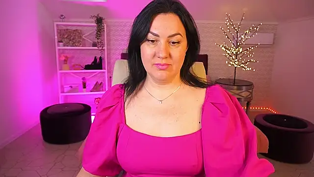 Snapshot of VelvetLuck chatting on April 20, 2026, 5:54 am VelvetLuck online show from April 20, 2026, 5:54 am