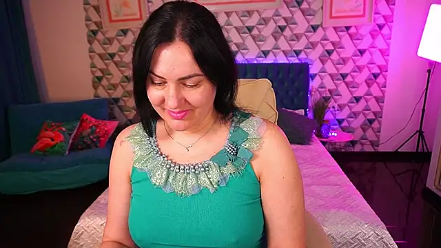 Snapshot of VelvetLuck chatting on April 16, 2026, 12:50 pm VelvetLuck online show from April 16, 2026, 12:50 pm