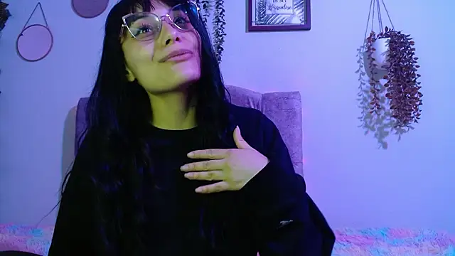 Snapshot of valkiry_ chatting on March 5, 2026, 9:11 pm valkiry online show from March 5, 2026, 9:11 pm