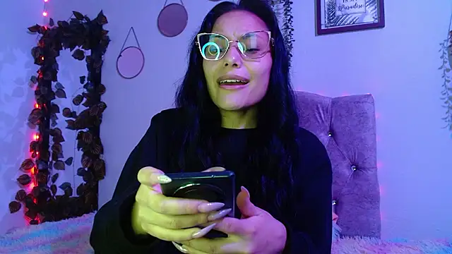 Snapshot of valkiry_ chatting on March 12, 2026, 10:47 pm valkiry online show from March 12, 2026, 10:47 pm