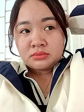 Bee-bgolden online show from November 15, 2025, 12:58 am