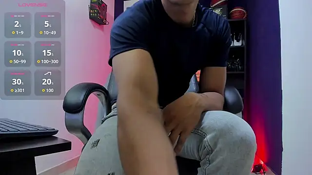 Alex king27 online show from May 15, 2026, 1:25 am