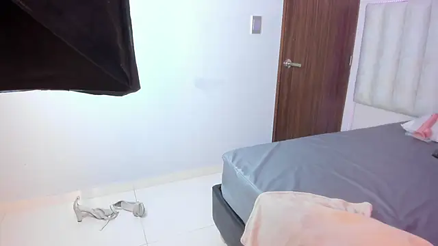 Snapshot of Isabella_Crofts chatting on November 6, 2025, 2:59 am Isabella Crofts online show from November 6, 2025, 2:59 am