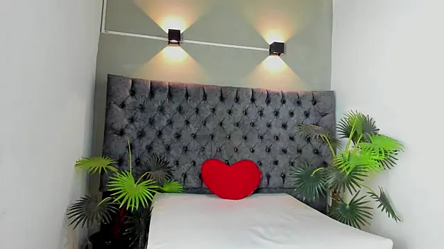 XAVI LEE online show from November 6, 2025, 7:29 pm