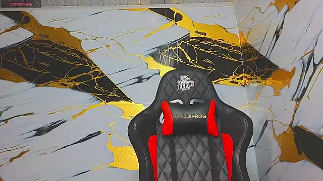 Snapshot of Suarezz10_ chatting on November 8, 2025, 12:09 pm Suarezz10 online show from November 8, 2025, 12:09 pm