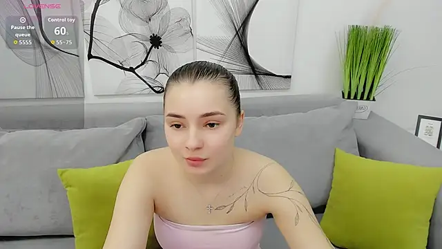 Snapshot of DianaHeath chatting on April 8, 2026, 9:38 pm DianaHeath online show from April 8, 2026, 9:38 pm