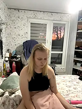 hotgoodgirll online show from December 17, 2025, 3:28 pm