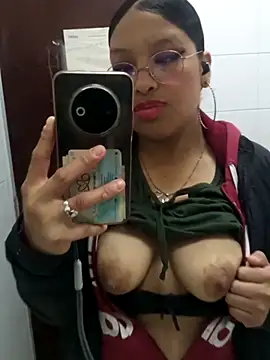 Isaabeellaa deemoonny1 online show from November 7, 2025, 5:17 pm