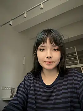 Lissssssa online show from April 10, 2026, 1:40 pm