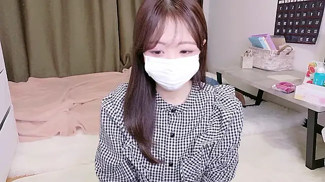 -aotan- online show from November 4, 2025, 1:37 pm