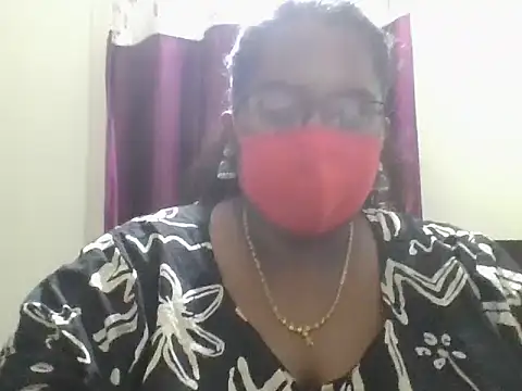 Snapshot of hootypriya chatting on April 21, 2026, 6:03 pm hootypriya online show from April 21, 2026, 6:03 pm